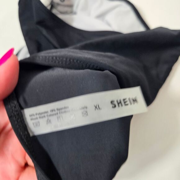 SHEIN black swim bottoms - Picture 11 of 11